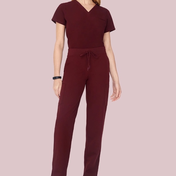Excellent Condition MANDALA Scrubs Set: One Pocket Top + 9 Pocket Cargo Pants - Picture 1 of 11